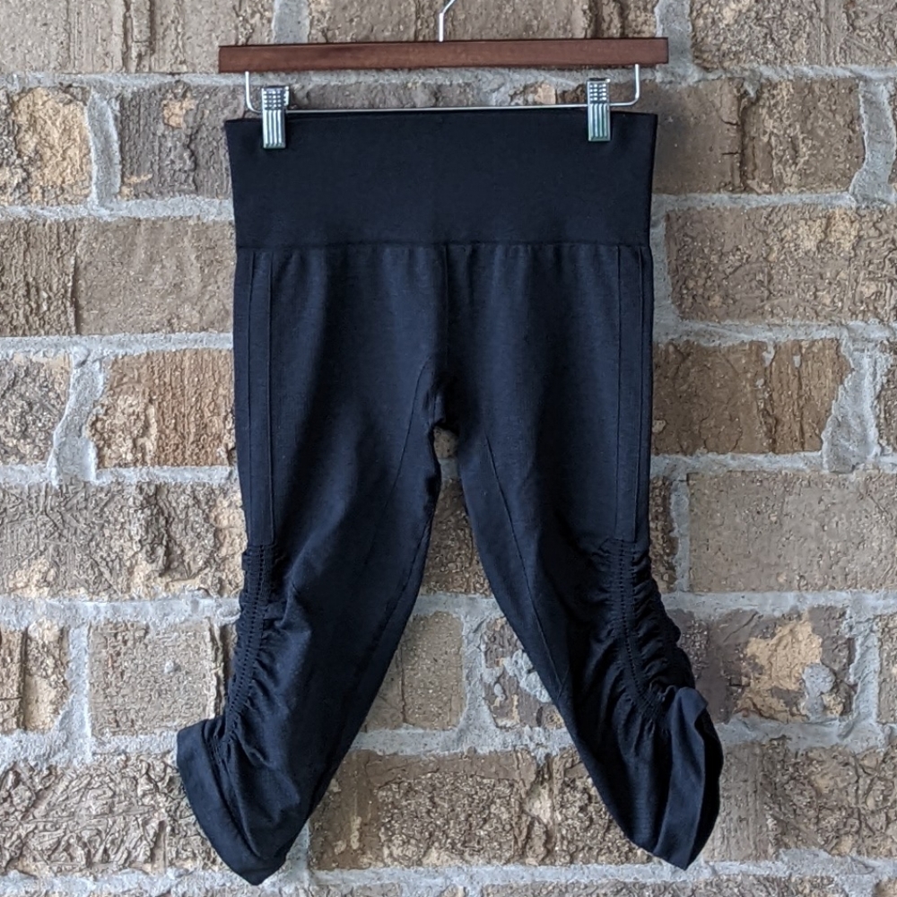 lululemon athletica Black Ruched-Ankle High-Rise Capris